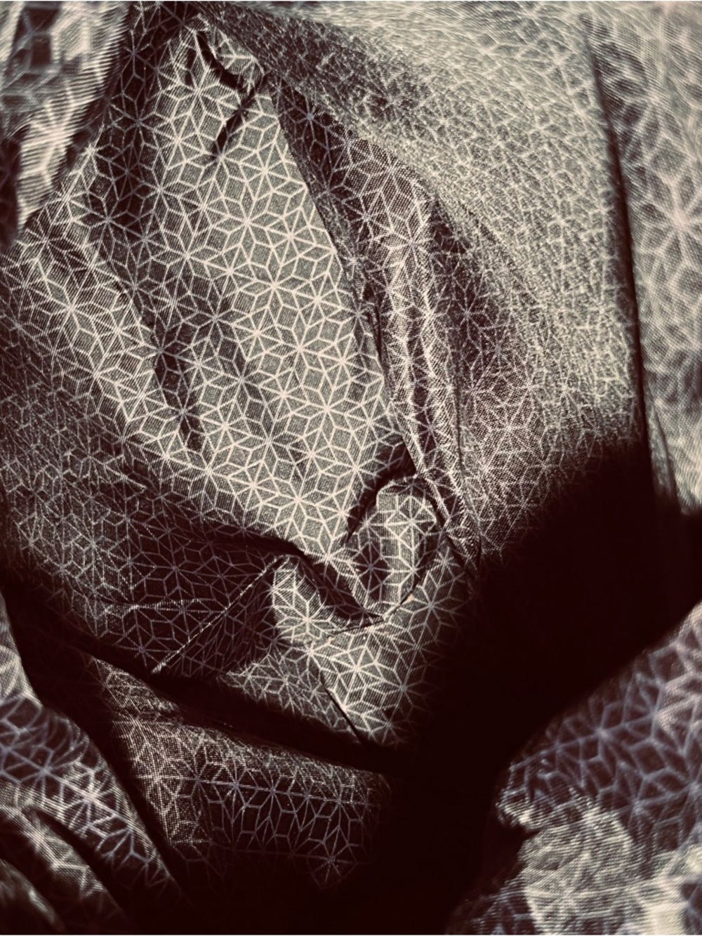 Geometric Pattern Shoulder Bag in Light Gray And Black - Picture 10 of 10